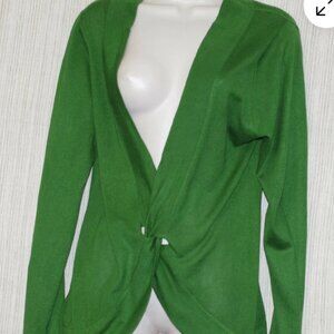 Elegant Green V-Neck Sweater